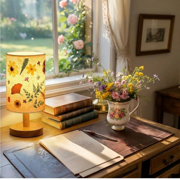 Pressed Flower Table Lamp - Picture 3 of 3